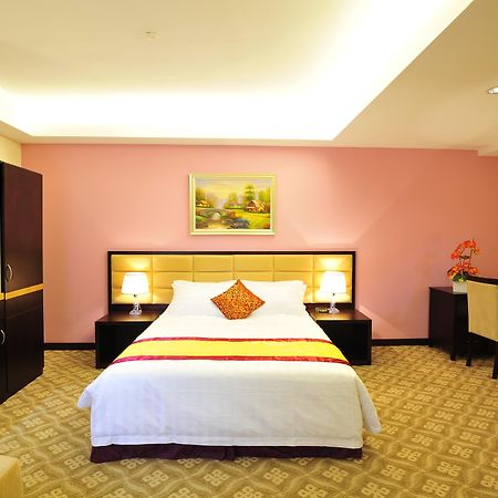 Hallmark Crown Hotel Malacca Eksteriør bilde