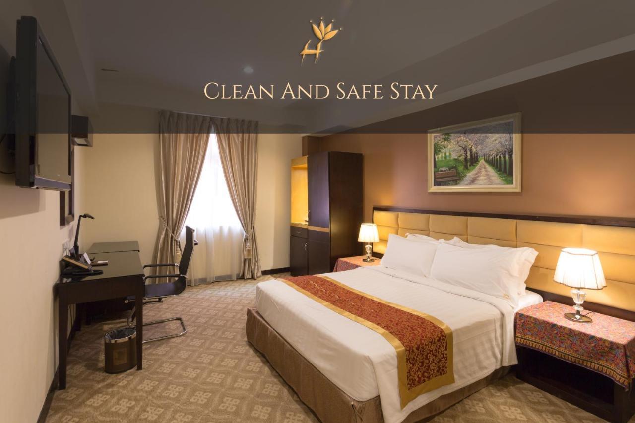 Hallmark Crown Hotel Malacca Eksteriør bilde