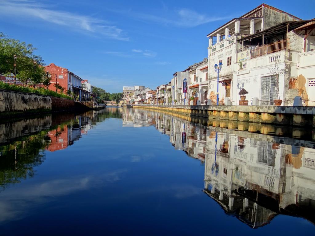 Hallmark Crown Hotel Malacca Eksteriør bilde