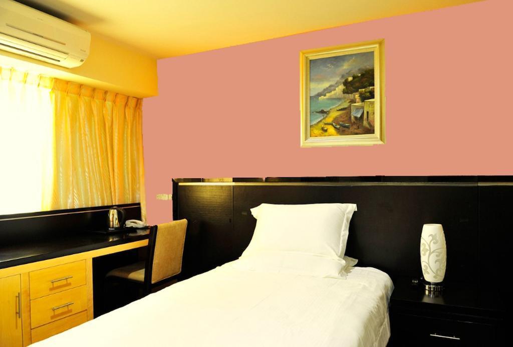 Hallmark Crown Hotel Malacca Eksteriør bilde