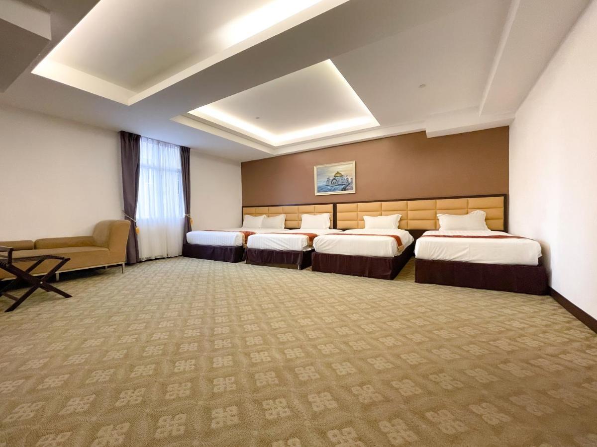 Hallmark Crown Hotel Malacca Eksteriør bilde
