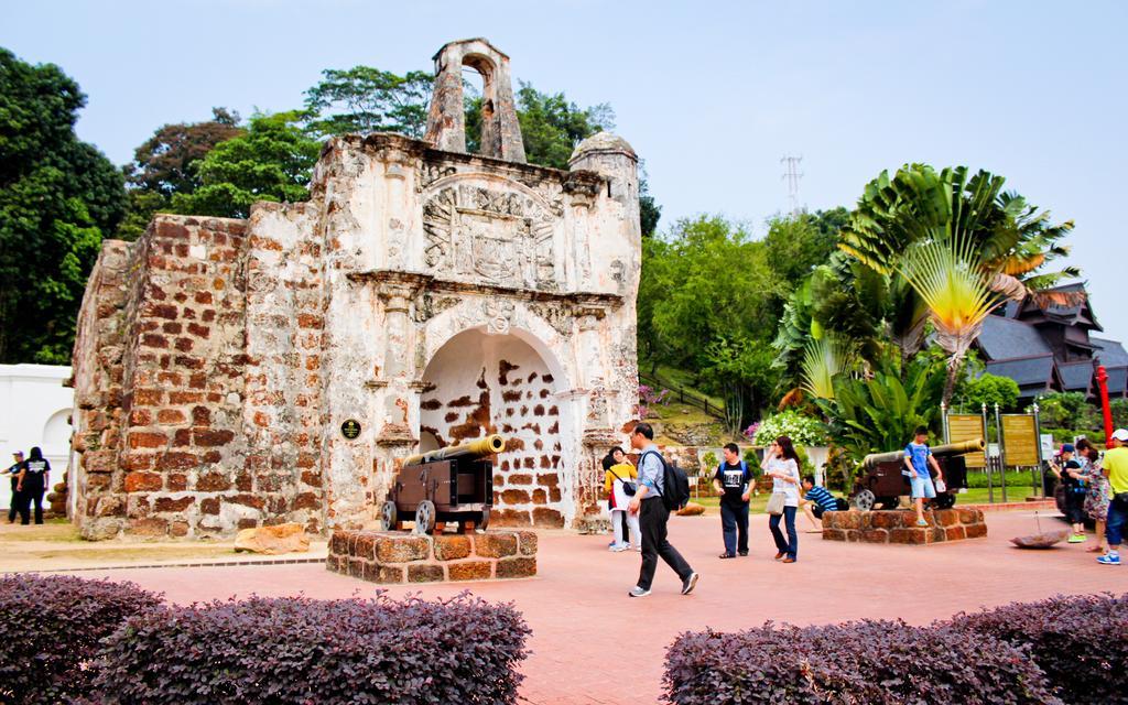 Hallmark Crown Hotel Malacca Eksteriør bilde