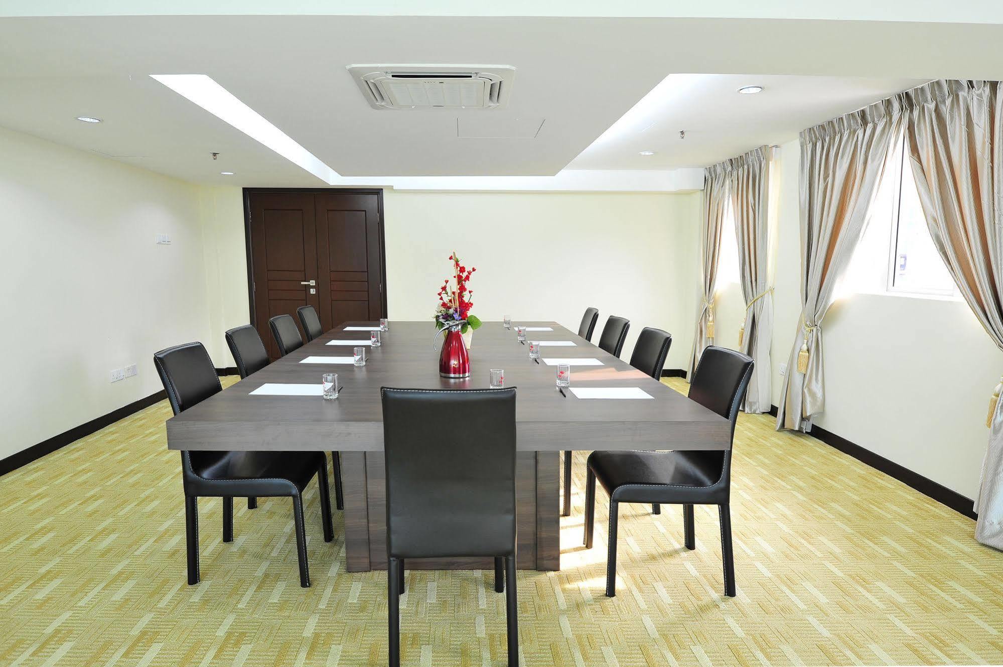 Hallmark Crown Hotel Malacca Eksteriør bilde