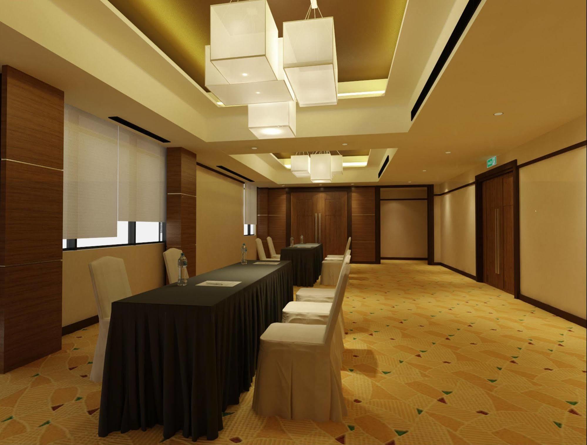 Hallmark Crown Hotel Malacca Eksteriør bilde